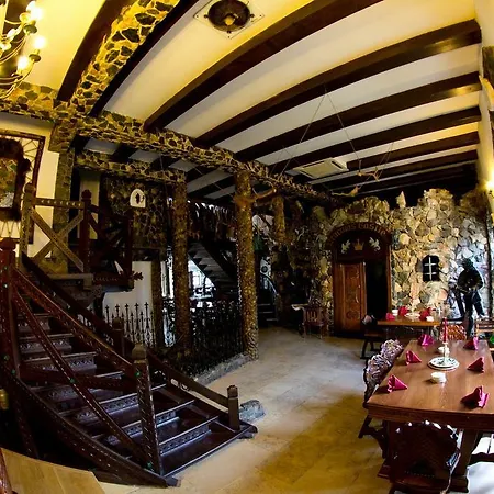 Hunter Castle Hotel 4*