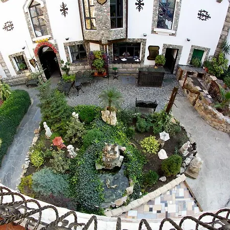Hunter Castle Турда